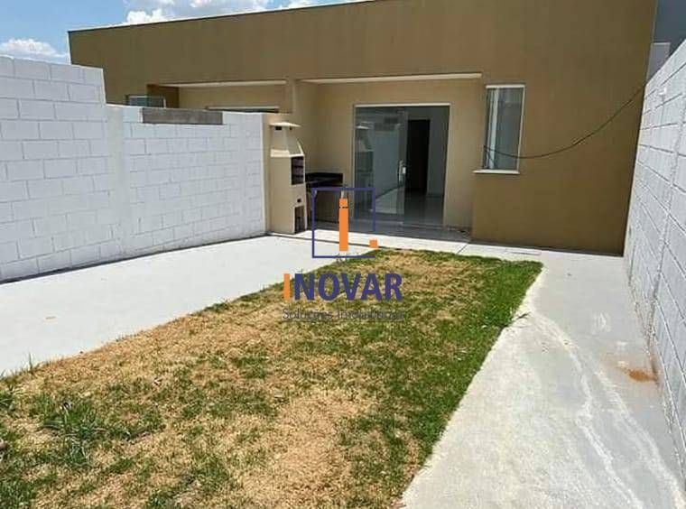 Casa à venda com 3 quartos, 90m² - Foto 1