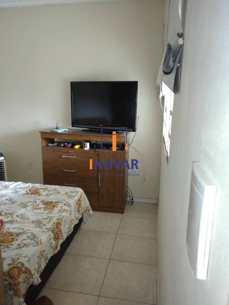 Casa à venda com 2 quartos, 60m² - Foto 5