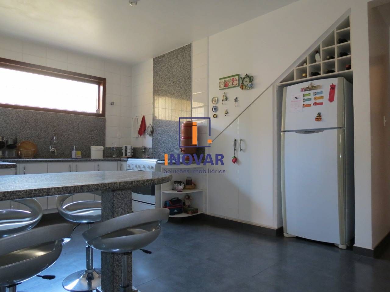 Casa à venda com 4 quartos, 250m² - Foto 11