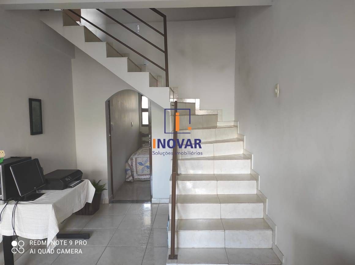 Casa à venda com 4 quartos, 69m² - Foto 11