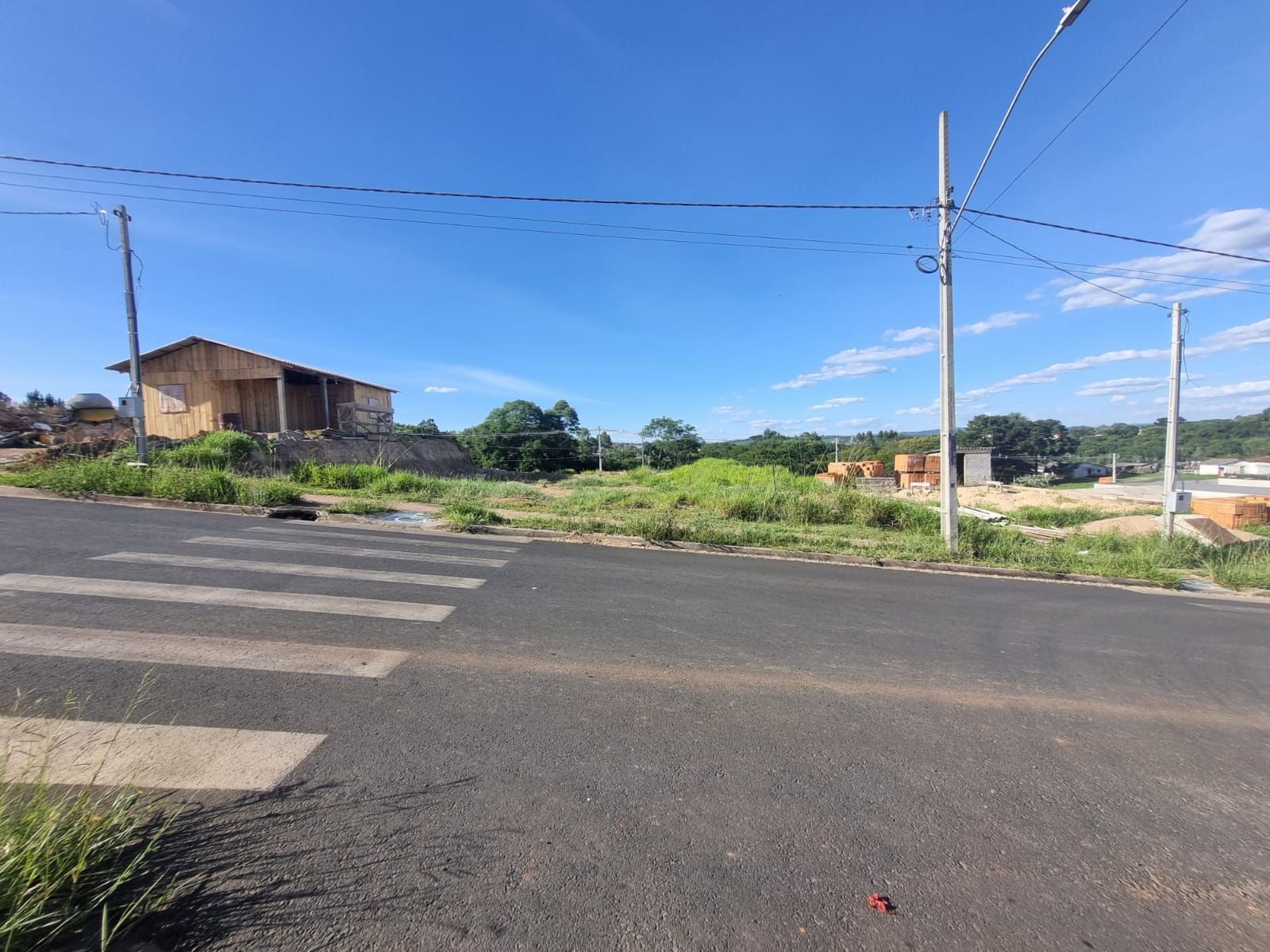 Terreno disponível para venda bairro Viverti