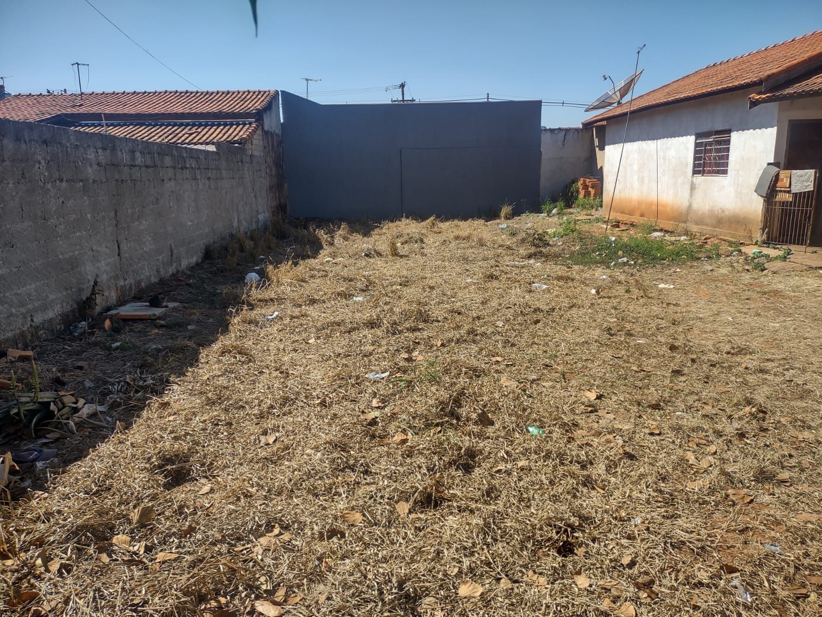 Terreno à venda, 250m² - Foto 1