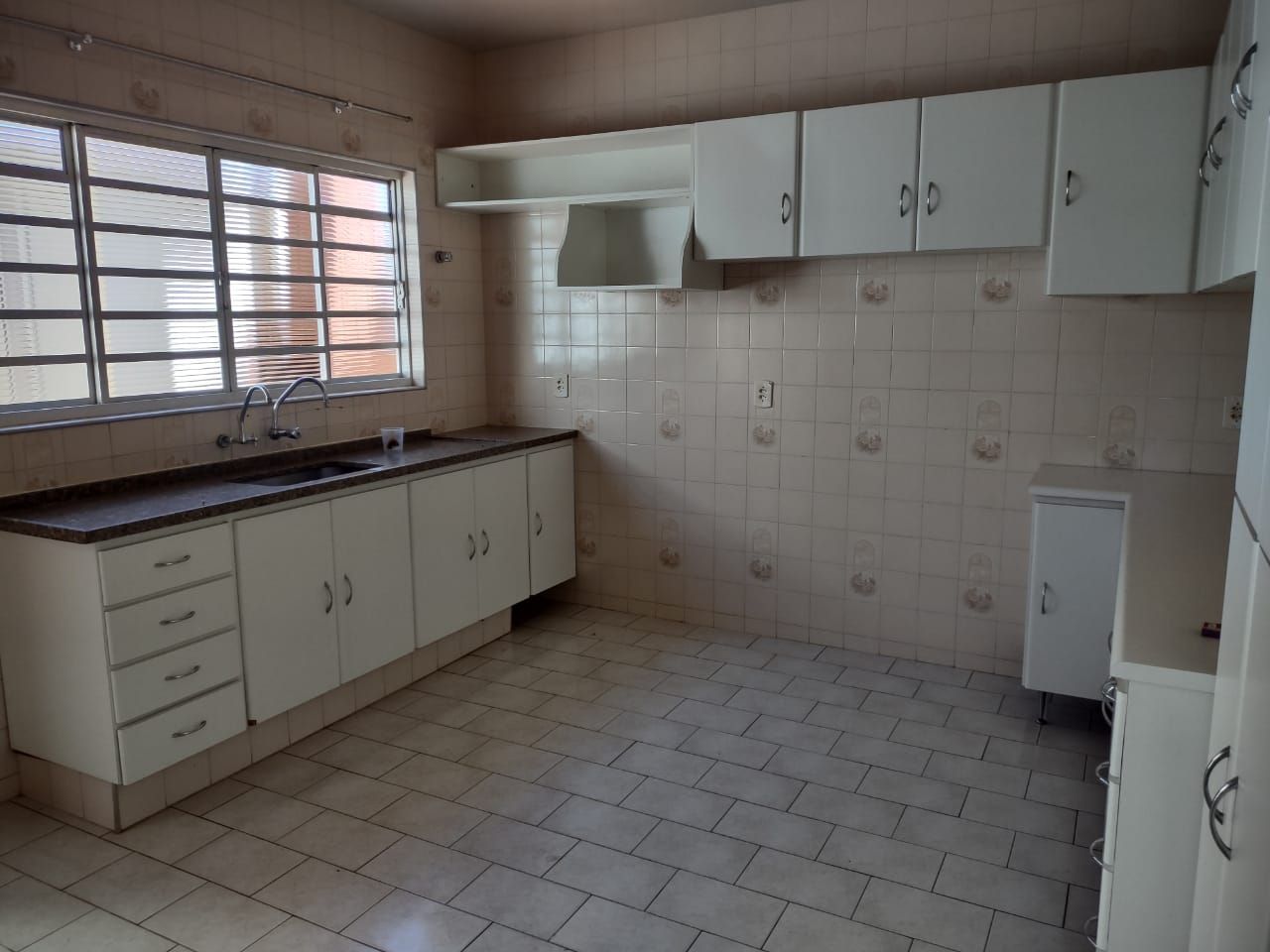 Casa à venda com 3 quartos, 200m² - Foto 14