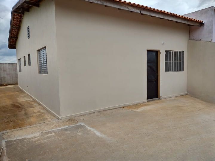 Casa à venda com 2 quartos, 68m² - Foto 2