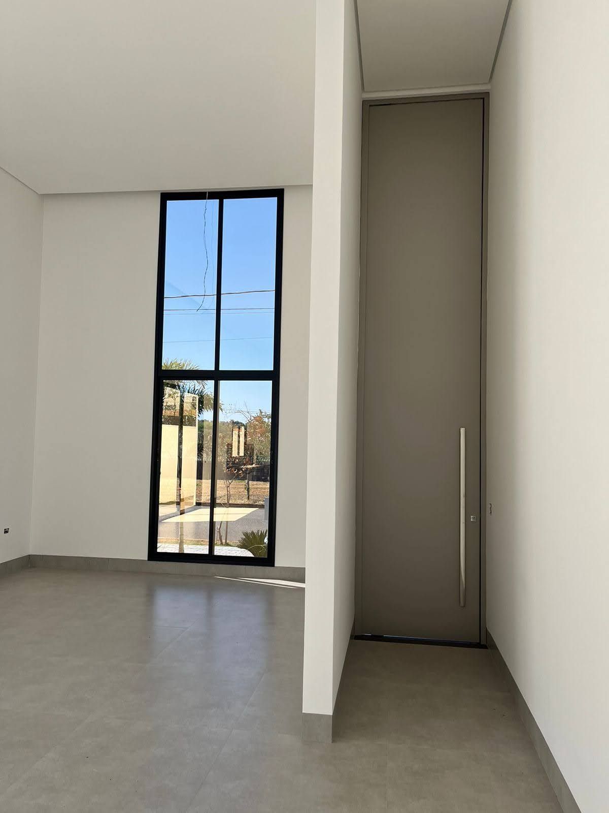 Casa de Condomínio à venda com 4 quartos, 230m² - Foto 4