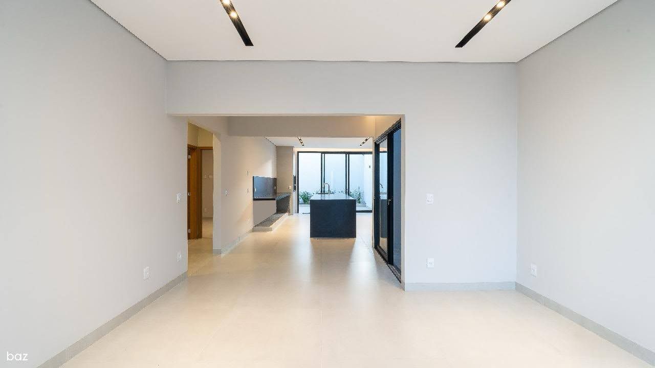 Casa à venda com 3 quartos, 125m² - Foto 1
