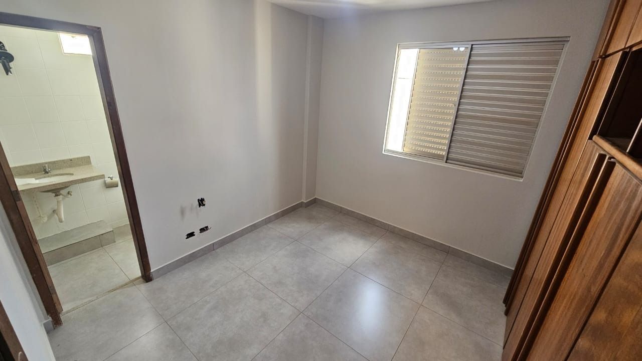 Apartamento à venda com 3 quartos, 82m² - Foto 4