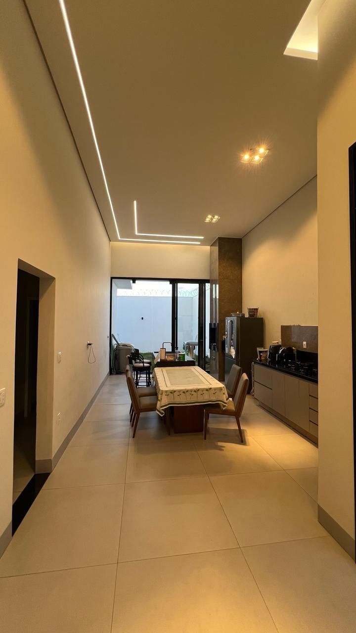 Casa à venda com 4 quartos, 170m² - Foto 3