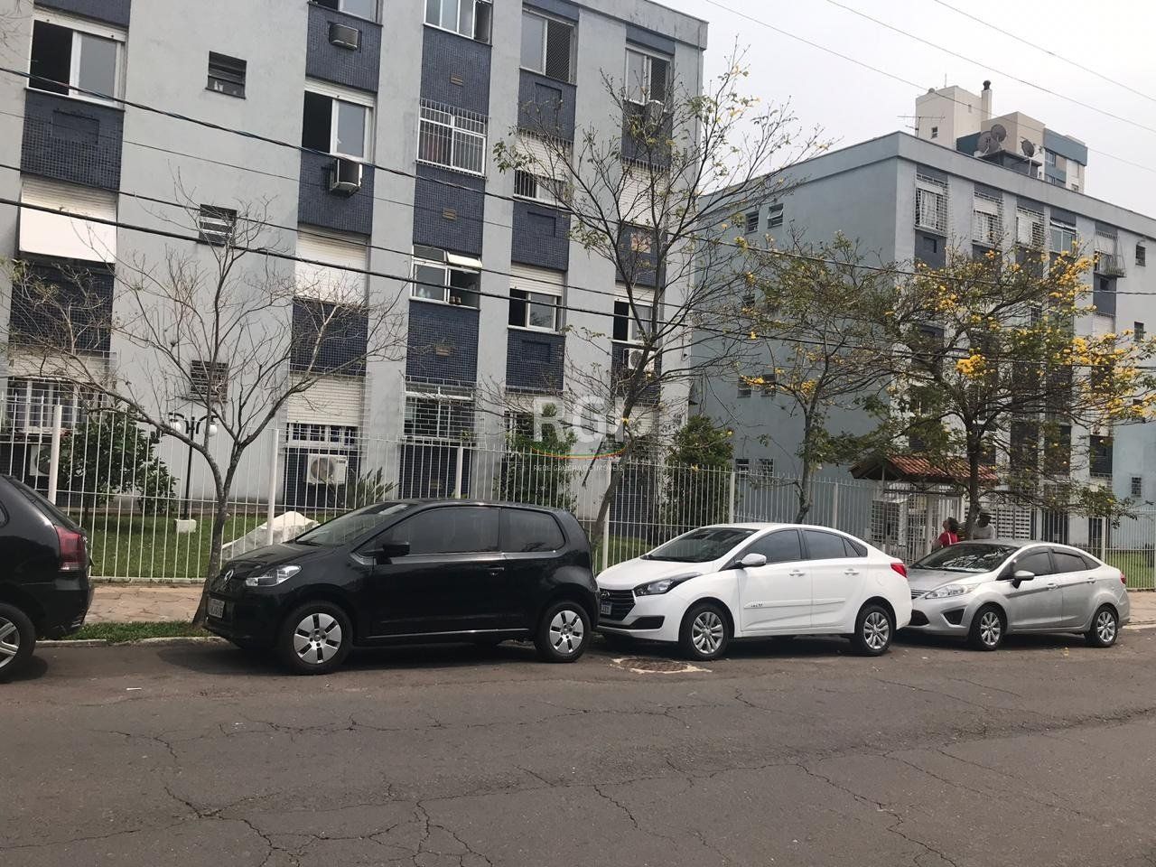 Apartamento à venda com 32m², 1 quarto, 1 vaga no bairro Passo d'Areia em Porto Alegre