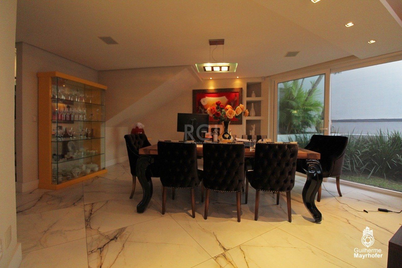 Casa à venda com 4 quartos, 650m² - Foto 2