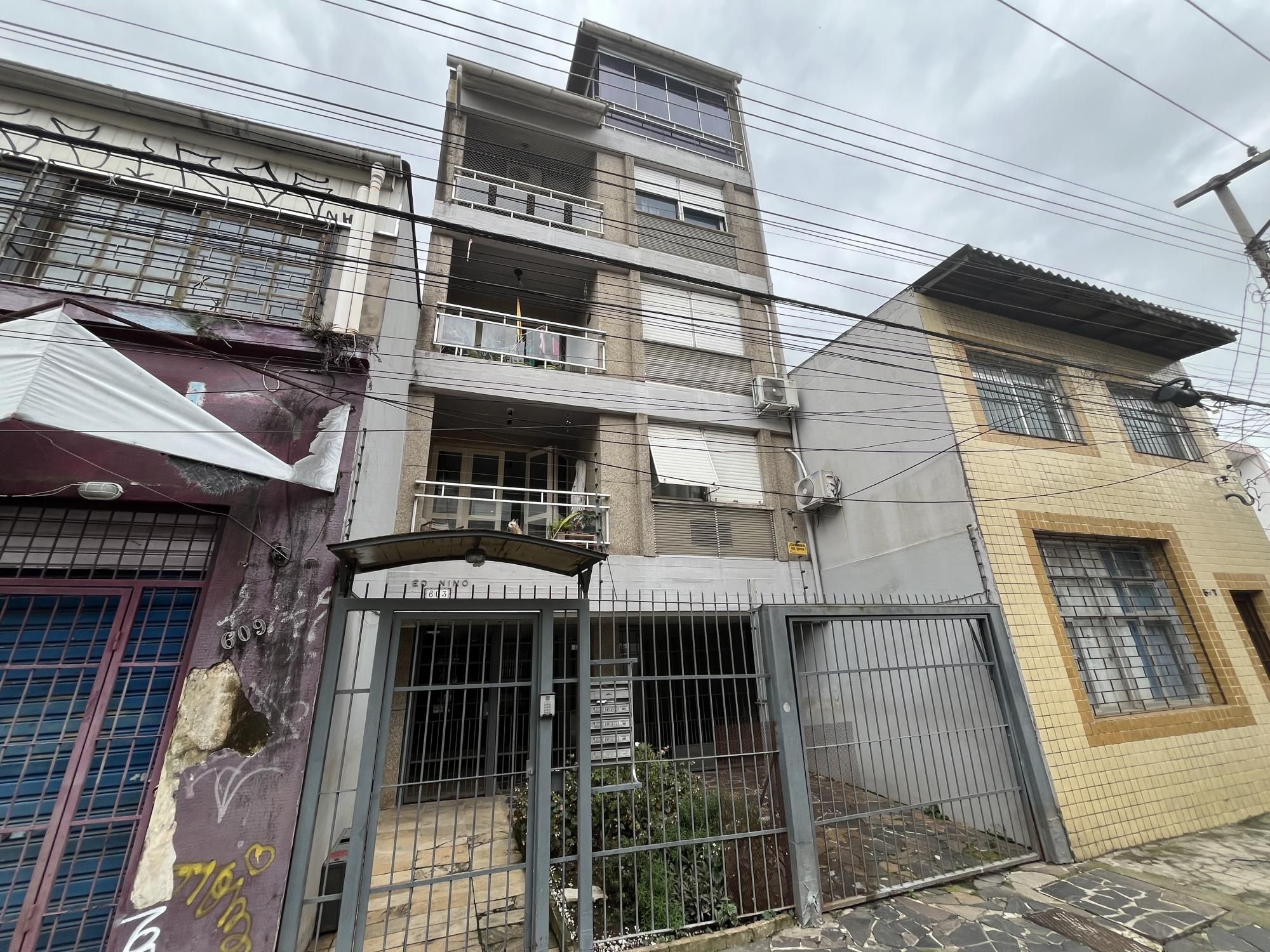 Duplex de 1 quarto, garagem coberta no bairro Cidade Baixa em Porto Alegre
