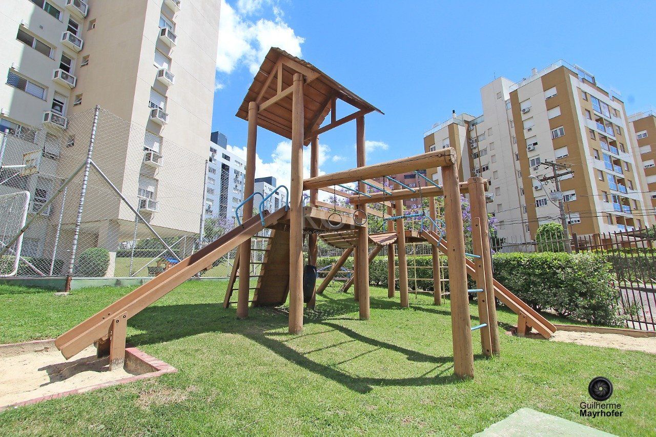 Apartamento de 3 quartos, suíte e 2 vagas de garagem bairro Chácara das Pedras