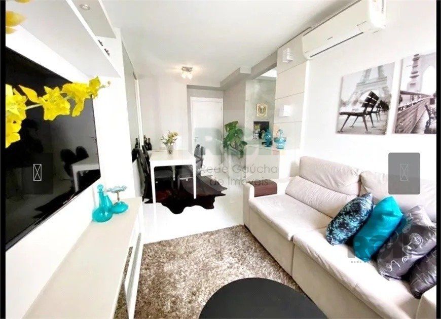 Apartamento com 56m², 2 dormitórios no bairro Partenon em Porto Alegre para Comprar