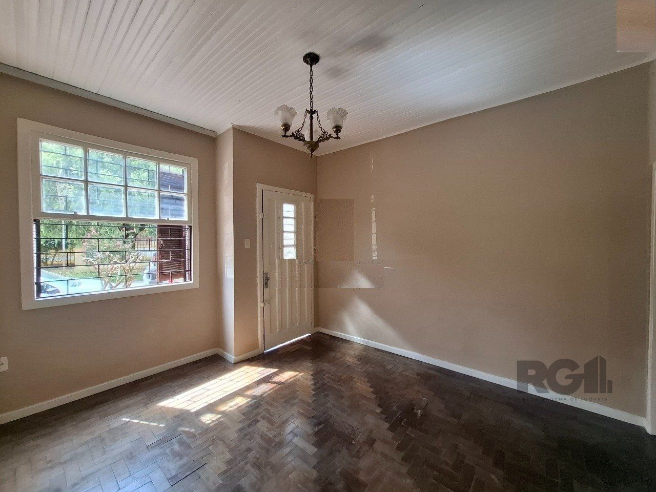 Casa à venda com 2 quartos, 90m² - Foto 3