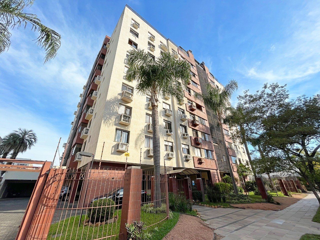 Apartamento à venda com 79m², 3 quartos, 1 suíte, 1 vaga no bairro Menino Deus em Porto Alegre