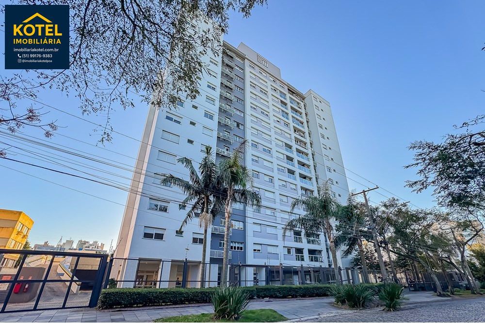 Apartamento de 2 dormitórios, suíte e 1 vaga de garagem no bairro Passo da Areia