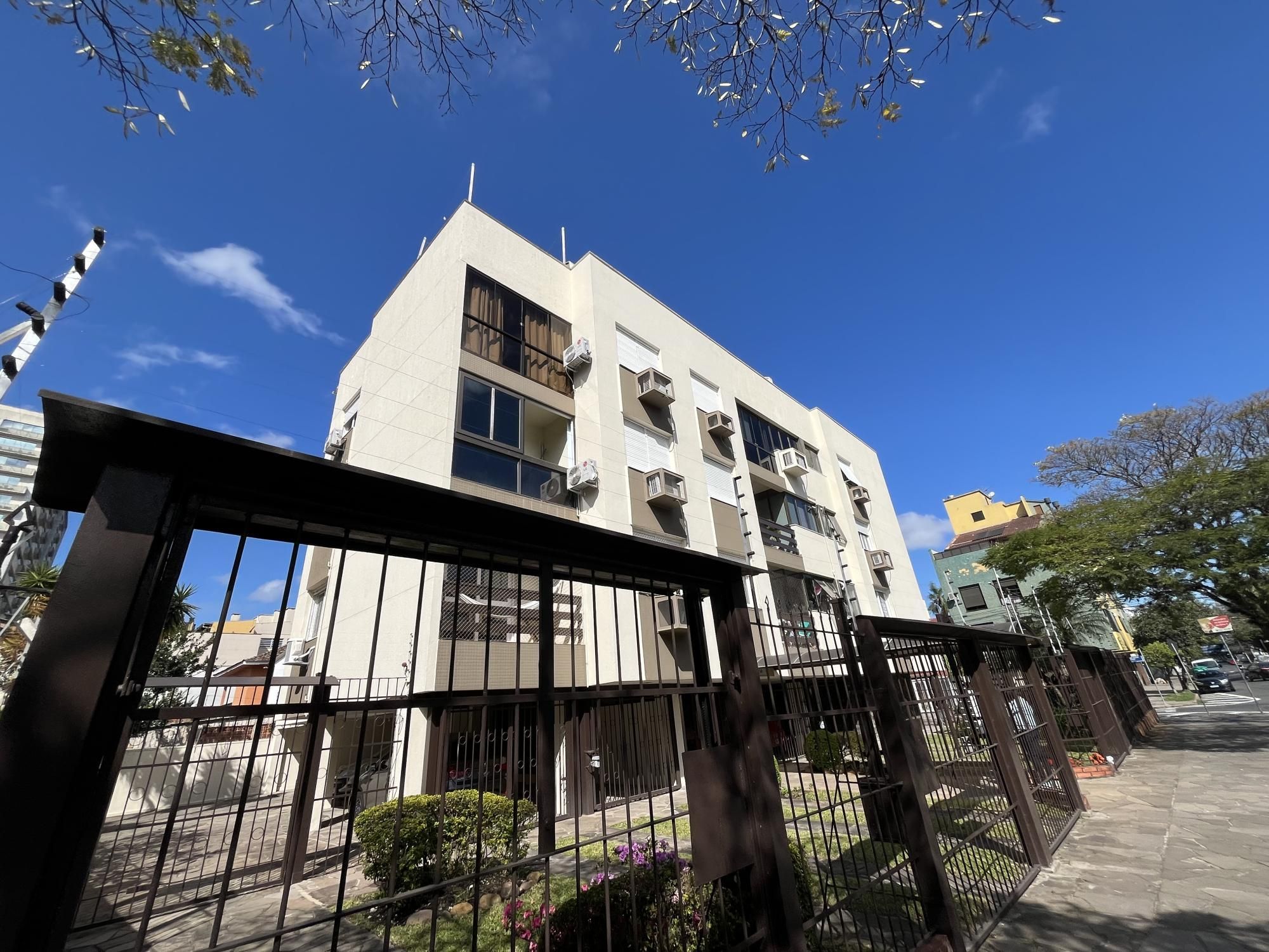 Apartamento de 2 quartos e 1 vaga de garagem bairro Menino Deus em Porto Alegre