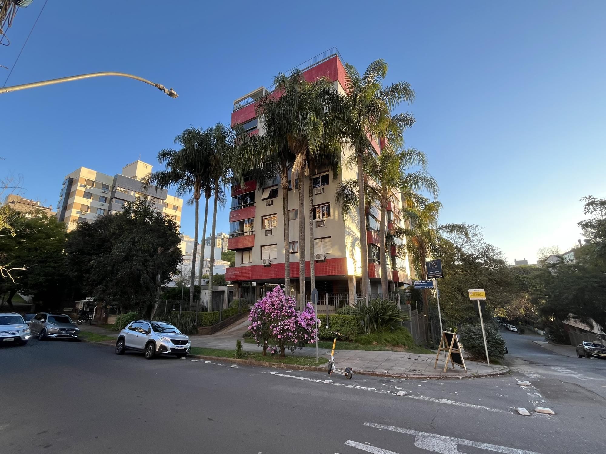 Apartamento à venda com 134m², 3 quartos, 1 suíte, 2 vagas no bairro Auxiliadora em Porto Alegre