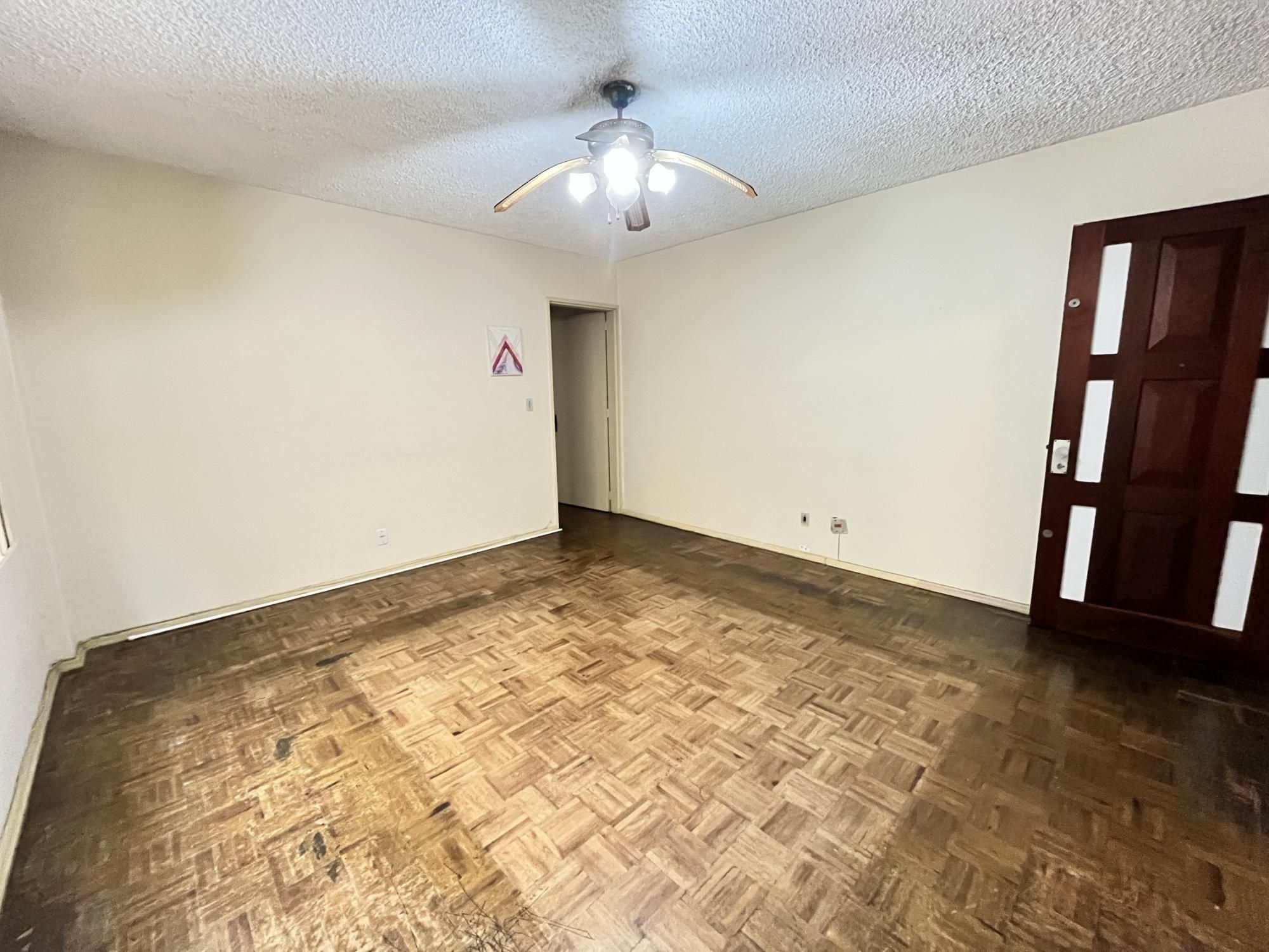 Apartamento de 2 quartos e 2 banheiros no bairro Independência em Porto Alegre — foto 2