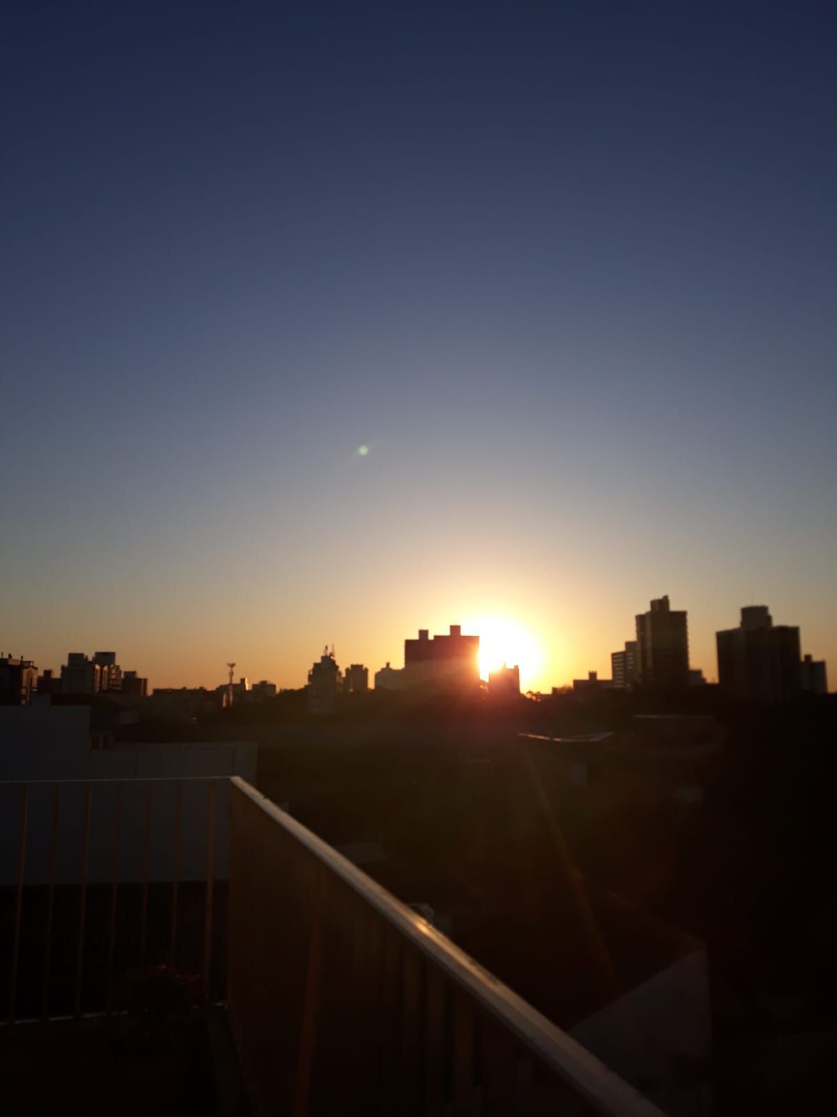 Cobertura 3 dormitórios sendo um suíte na cobertura