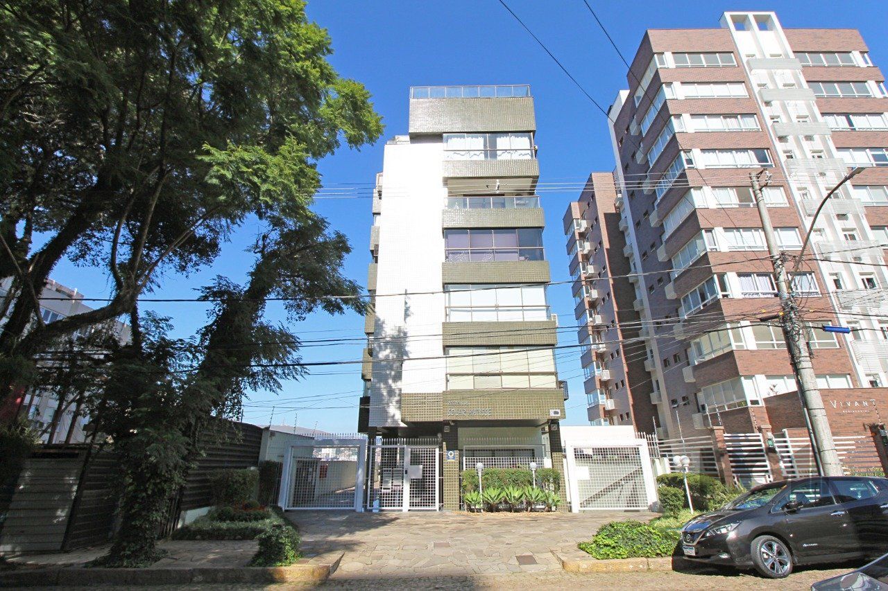 Apartamento de 3 dormitórios, suíte e 2 vagas de garagem no bairro Petrópolis em Porto Alegre