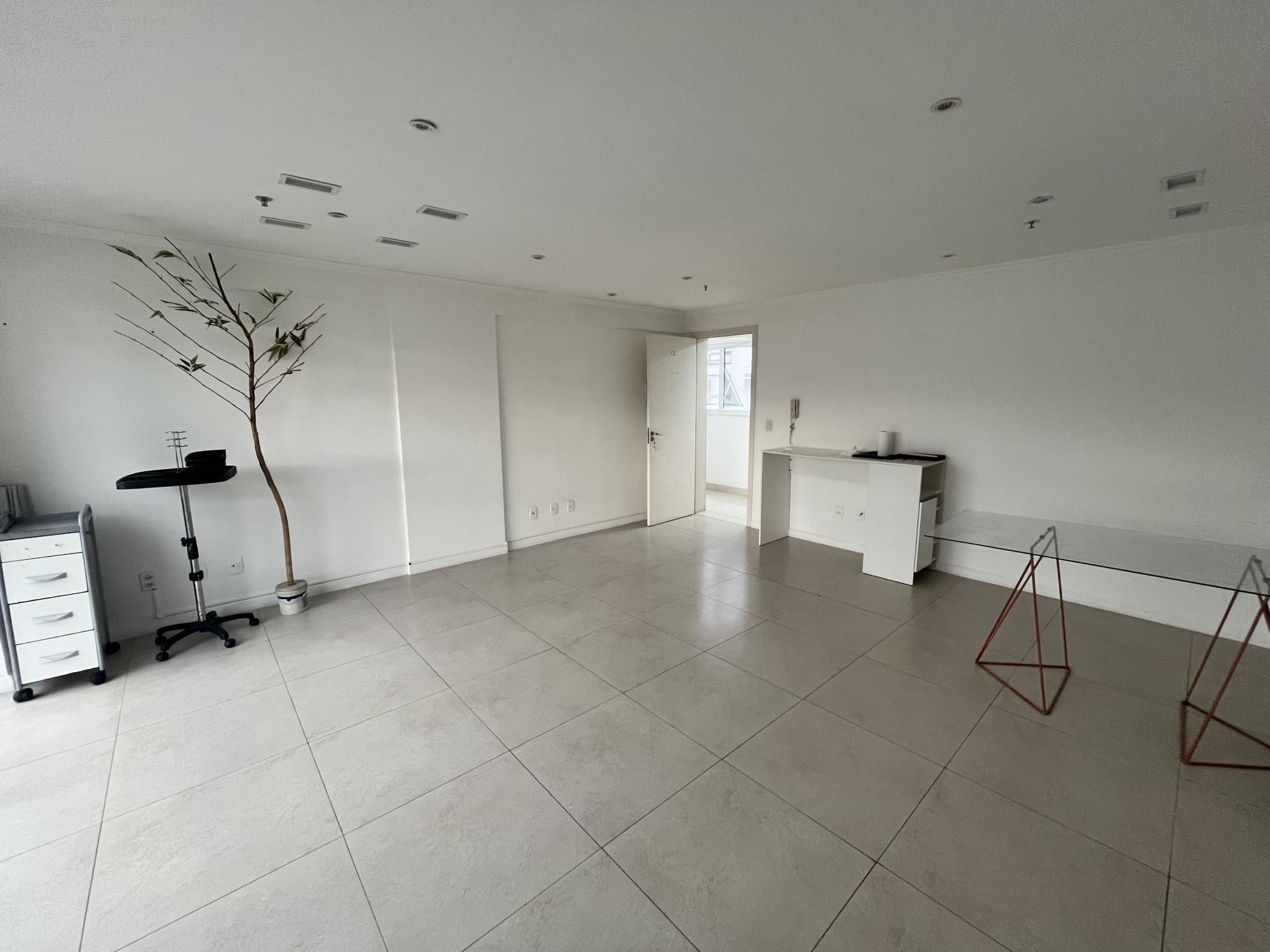 Sala comercial com 2 vagas de garagem escrituradas — foto 2
