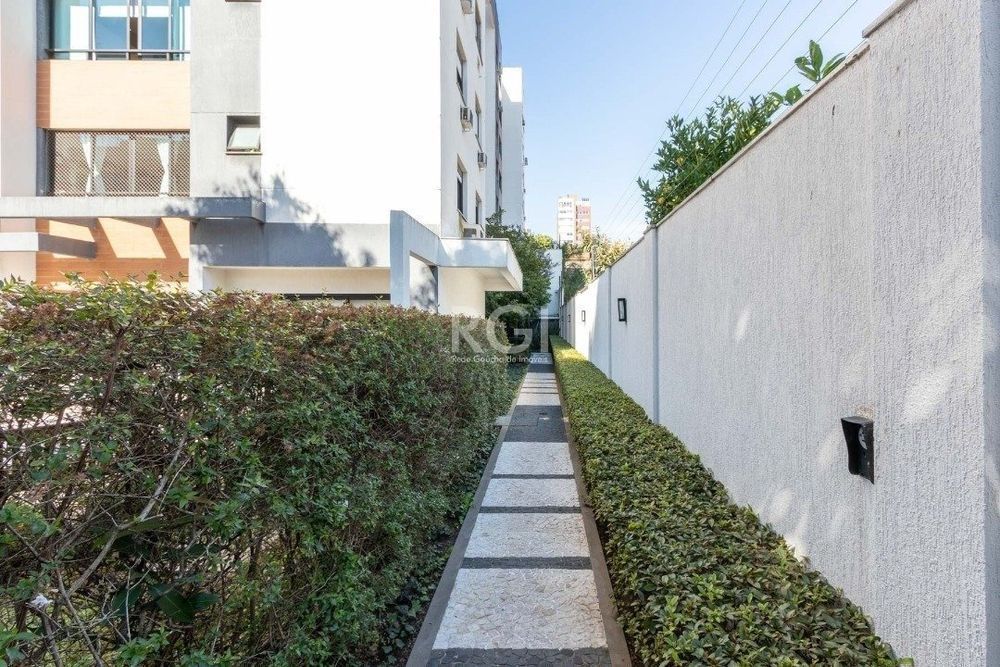 Apartamento de 2 quartos e 1 vaga de garagem no bairro Tristeza em Porto Alegre