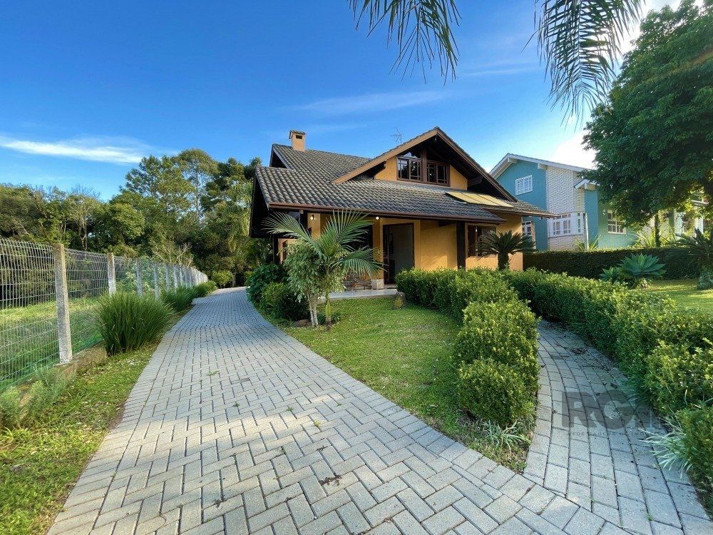 Casa à venda com 3 quartos, 200m² - Foto 2