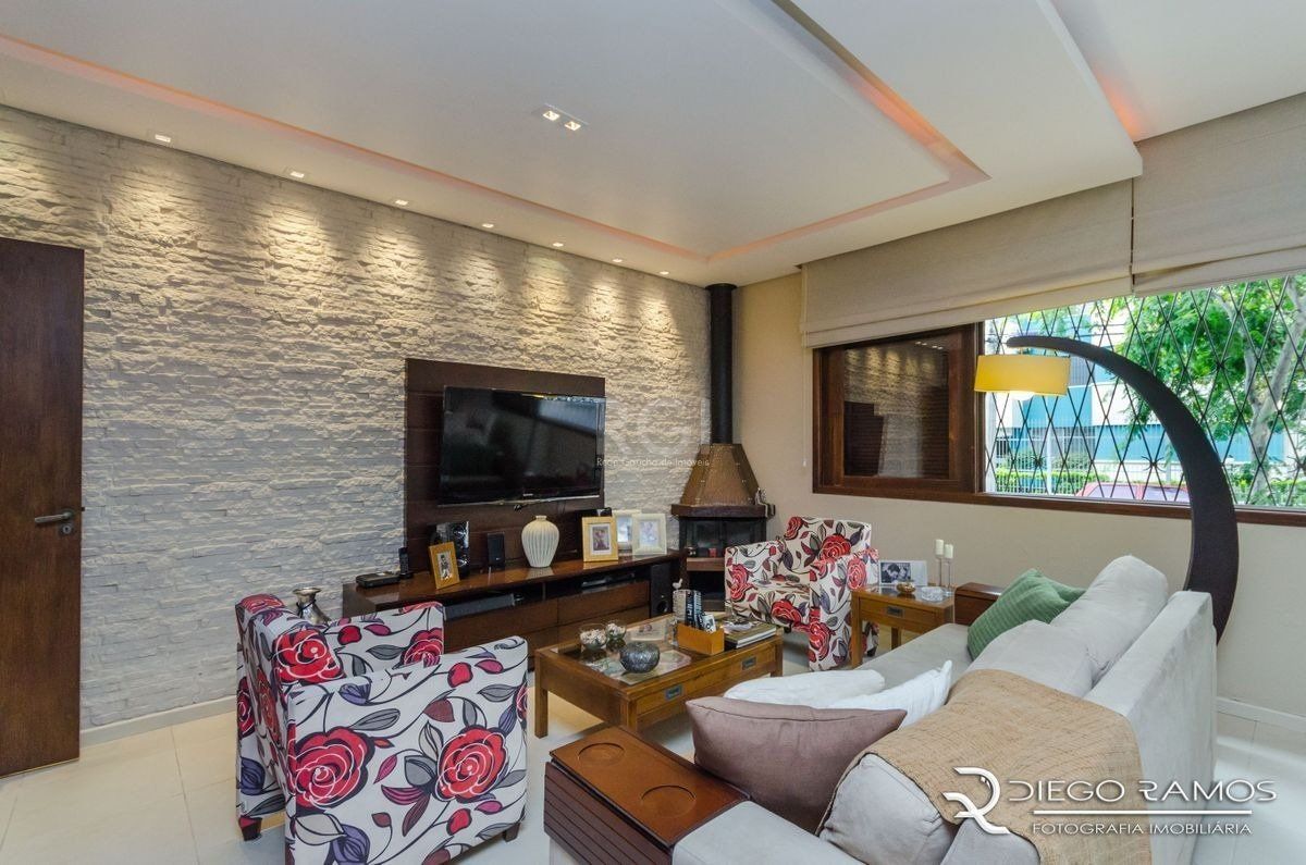 Casa à venda com 4 quartos, 216m² - Foto 3