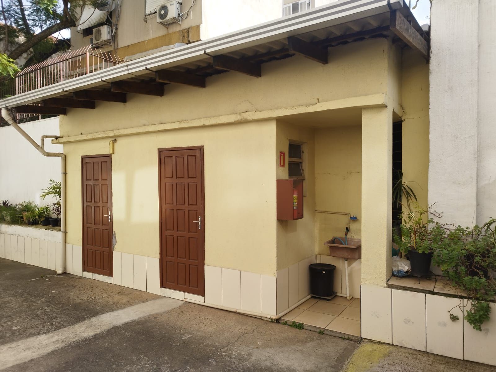 Apartamento de 3 dormitórios, e 2 banheiros, e dependência de empregada, e 1 Vaga de Garagem, em Porto Alegre-RS — foto 3