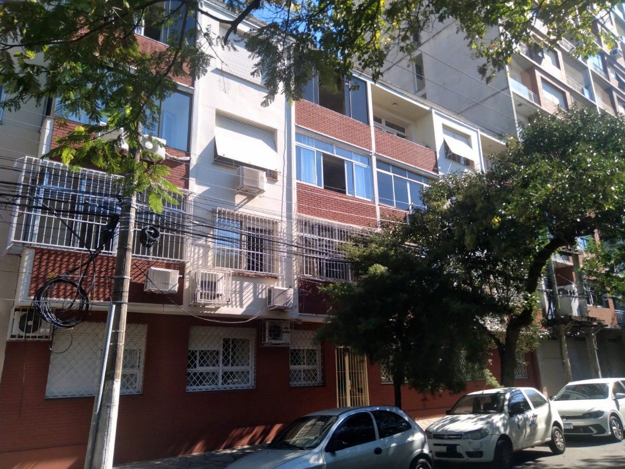 Apartamento à venda com 3 quartos, 107m² - Foto 2