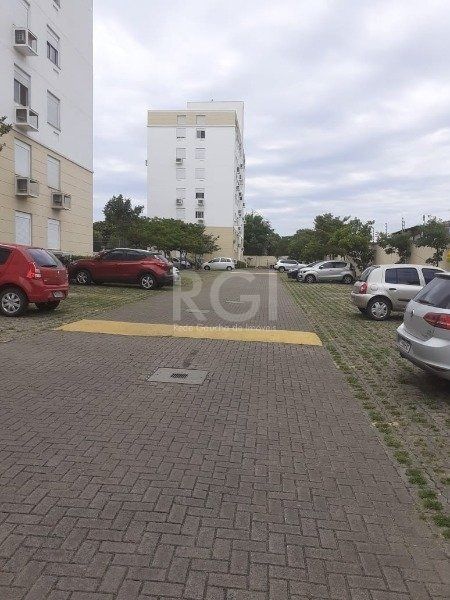 Apartamento 2 dormitórios e 1 vaga de garagem escriturada, no bairro Cristal — foto 3