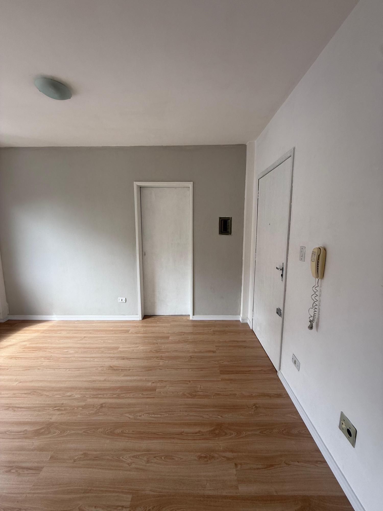 Apartamento, 1 dormitório no bairro Cristal em Porto Alegre para Comprar