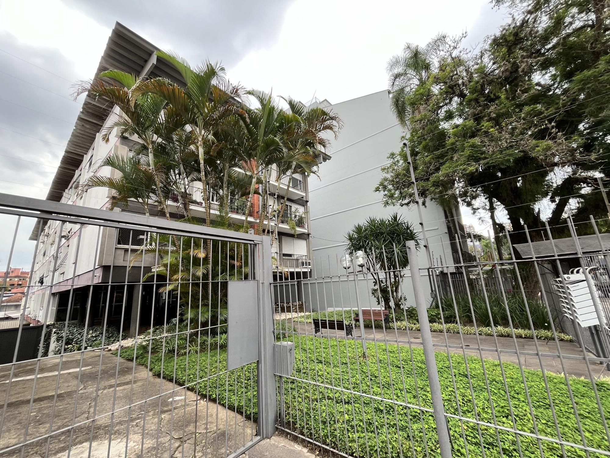 Apartamento de 3 quartos, churrasqueira e 1 vaga de garagem bairro Petrópolis