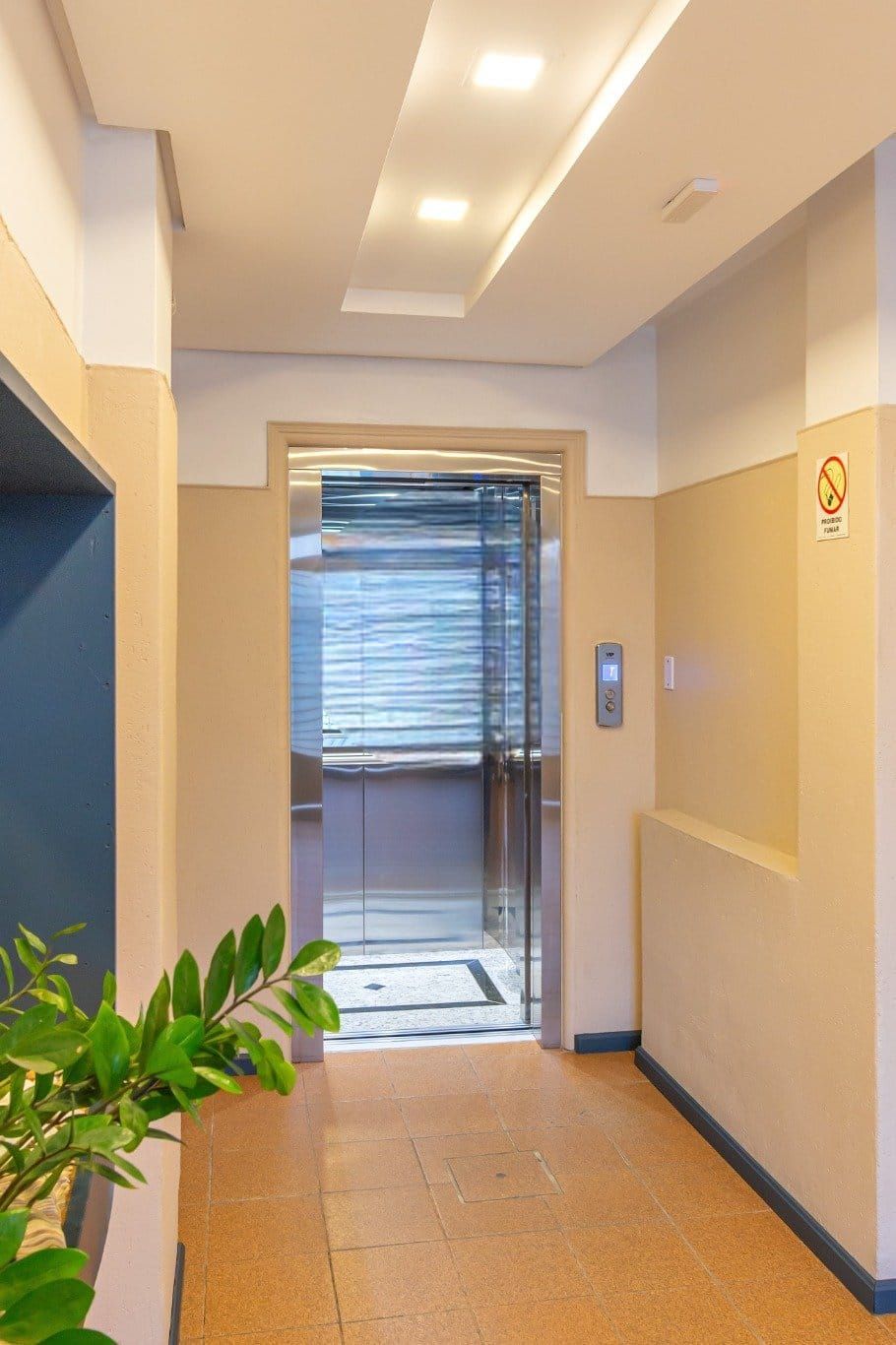 Apartamento de 2 quartos no bairro Floresta em Porto Alegre — foto 4