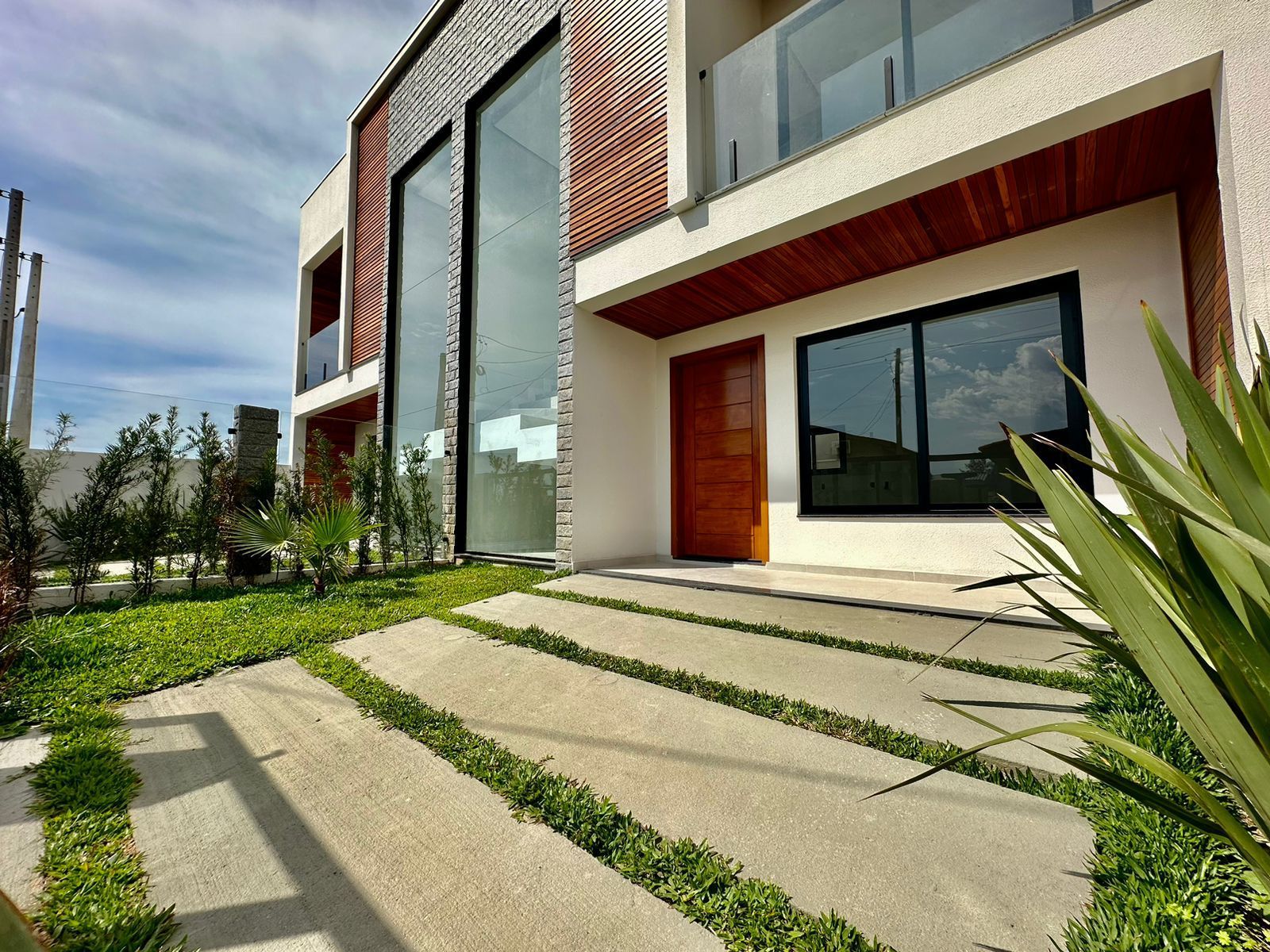 Casa à venda com 2 quartos, 87m² - Foto 2