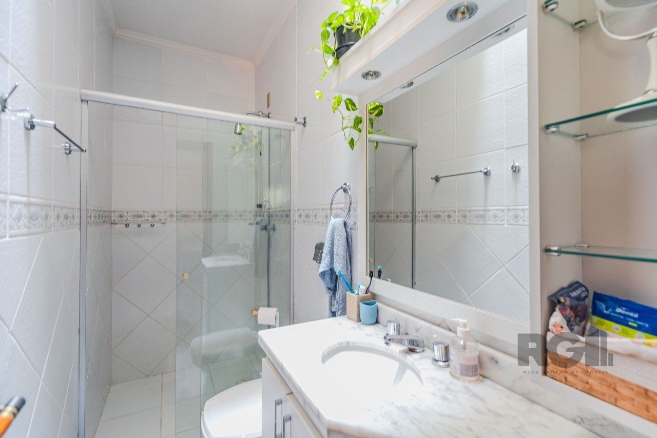 Casa de Condomínio à venda com 3 quartos, 221m² - Foto 28