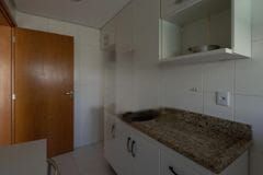 Apartamento de 2 quartos, suíte e 1 vaga de garagem no bairro Santana em POA/RS — foto 5