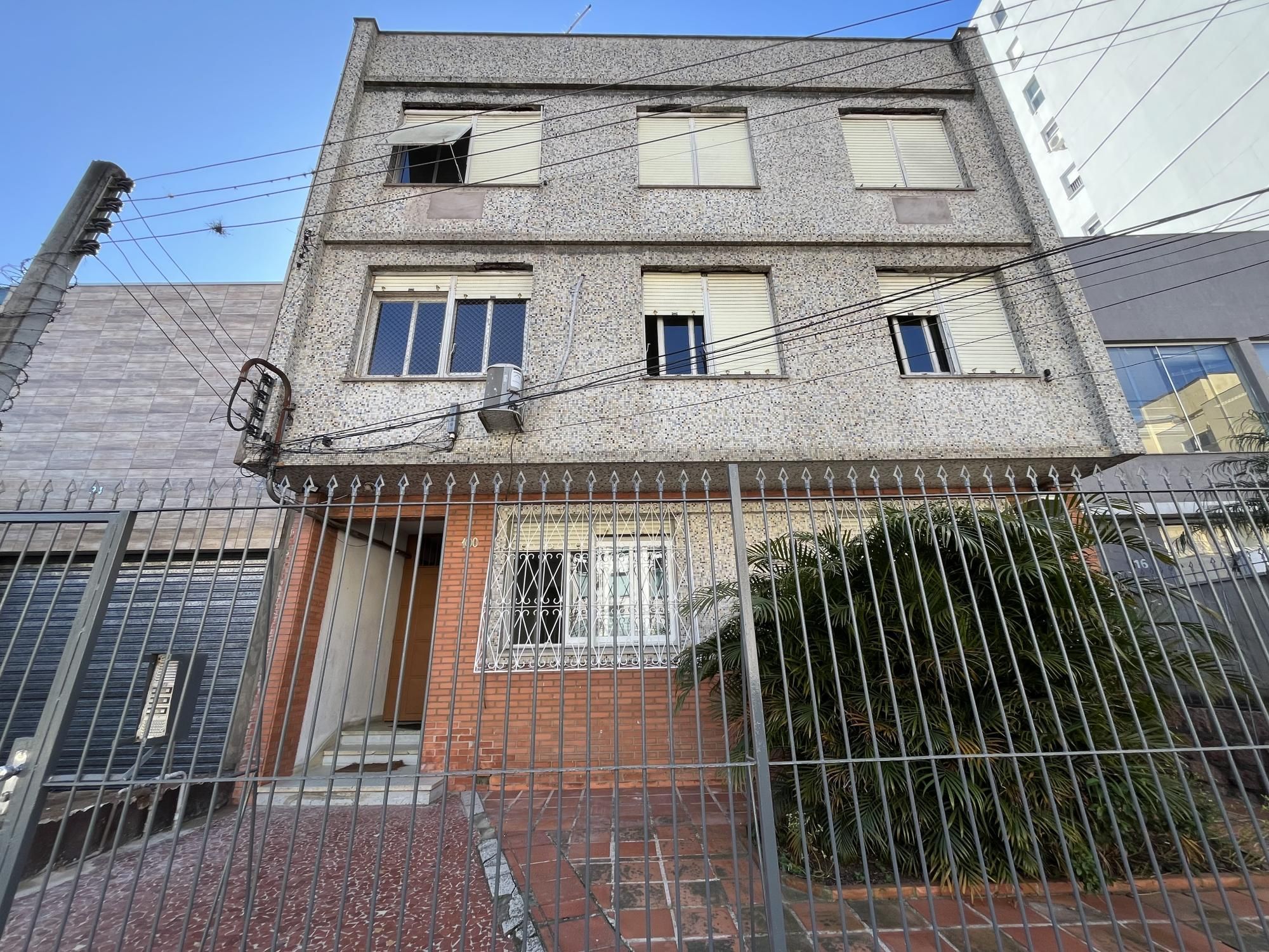 Apartamento térreo de dois quartos no bairro Farroupilha