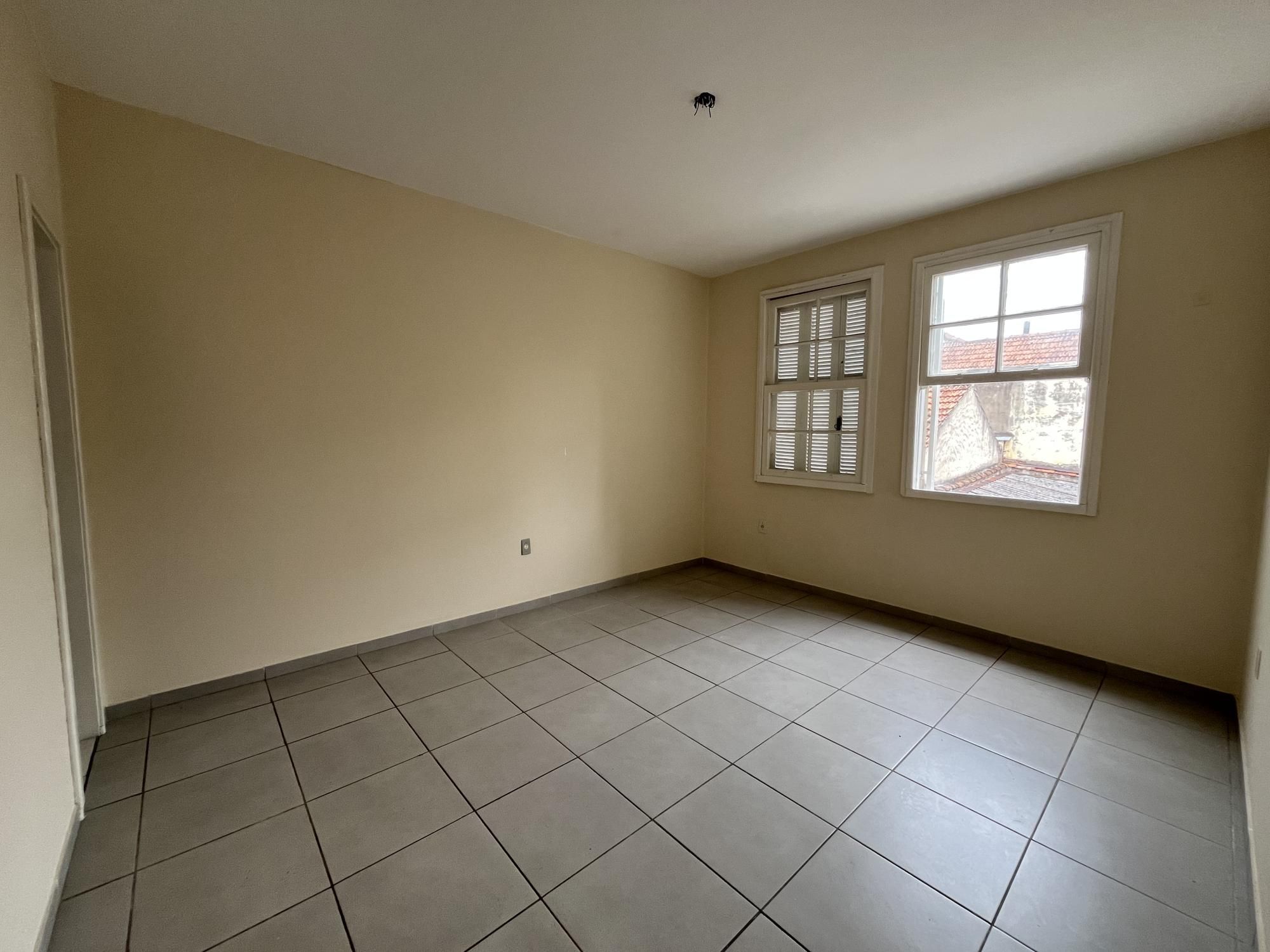 Apartamento à venda com 3 quartos, 103m² - Foto 3