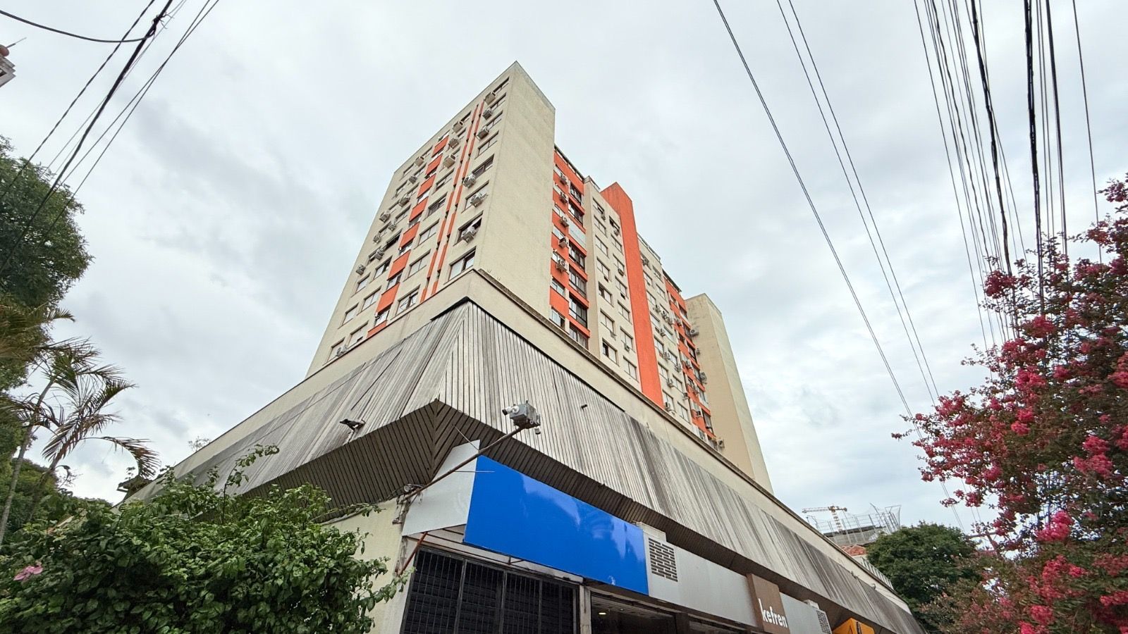 Apartamento de 2 quartos e 2 vagas de garagem no bairro Santana