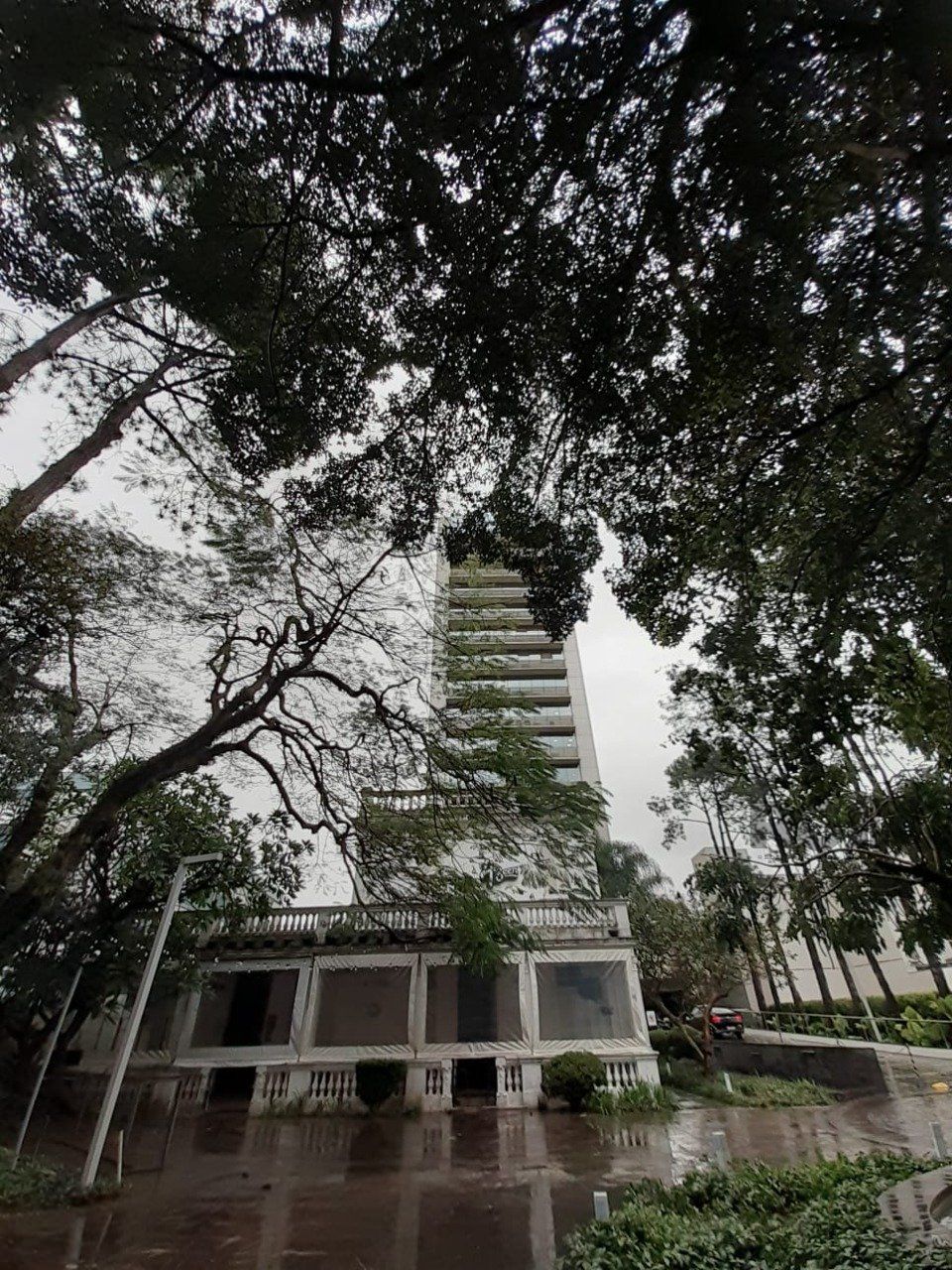 Sala Comercial à venda no bairro Menino Deus em Porto Alegre