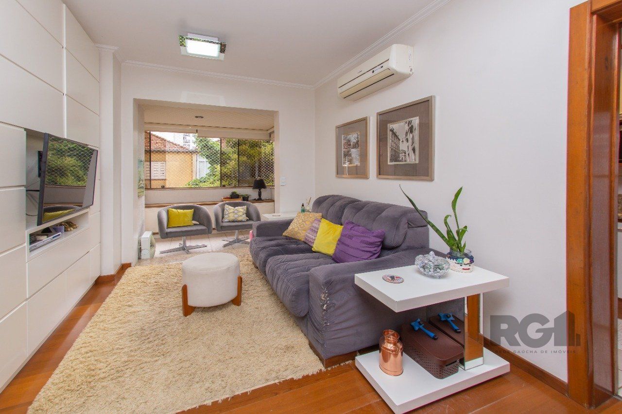Apartamento à venda com 73m², 3 quartos, 1 vaga no bairro Menino Deus em Porto Alegre