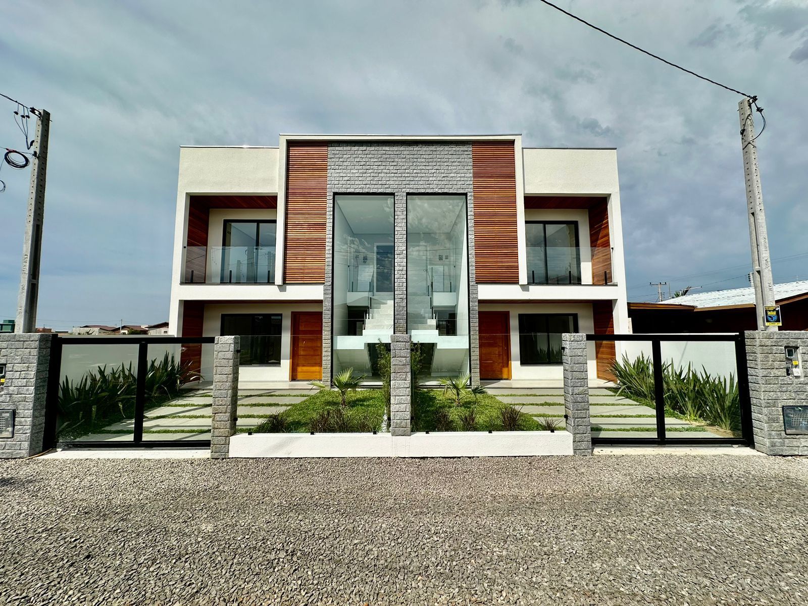 Casa à venda com 2 quartos, 88m² - Foto 1