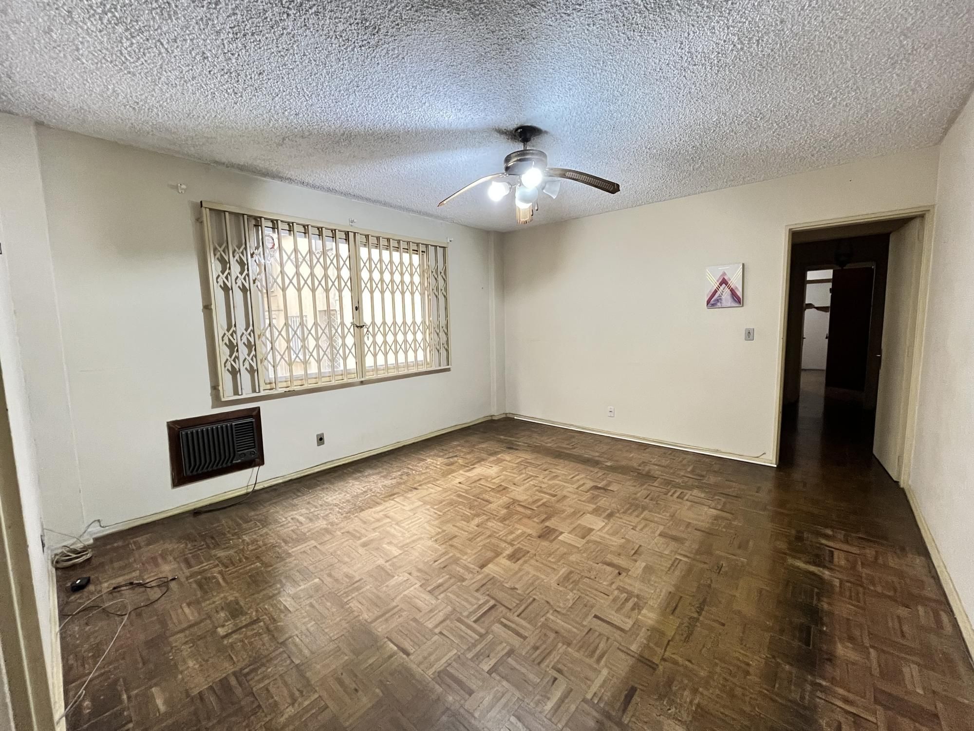 Apartamento de 2 quartos e 2 banheiros no bairro Independência em Porto Alegre — foto 3