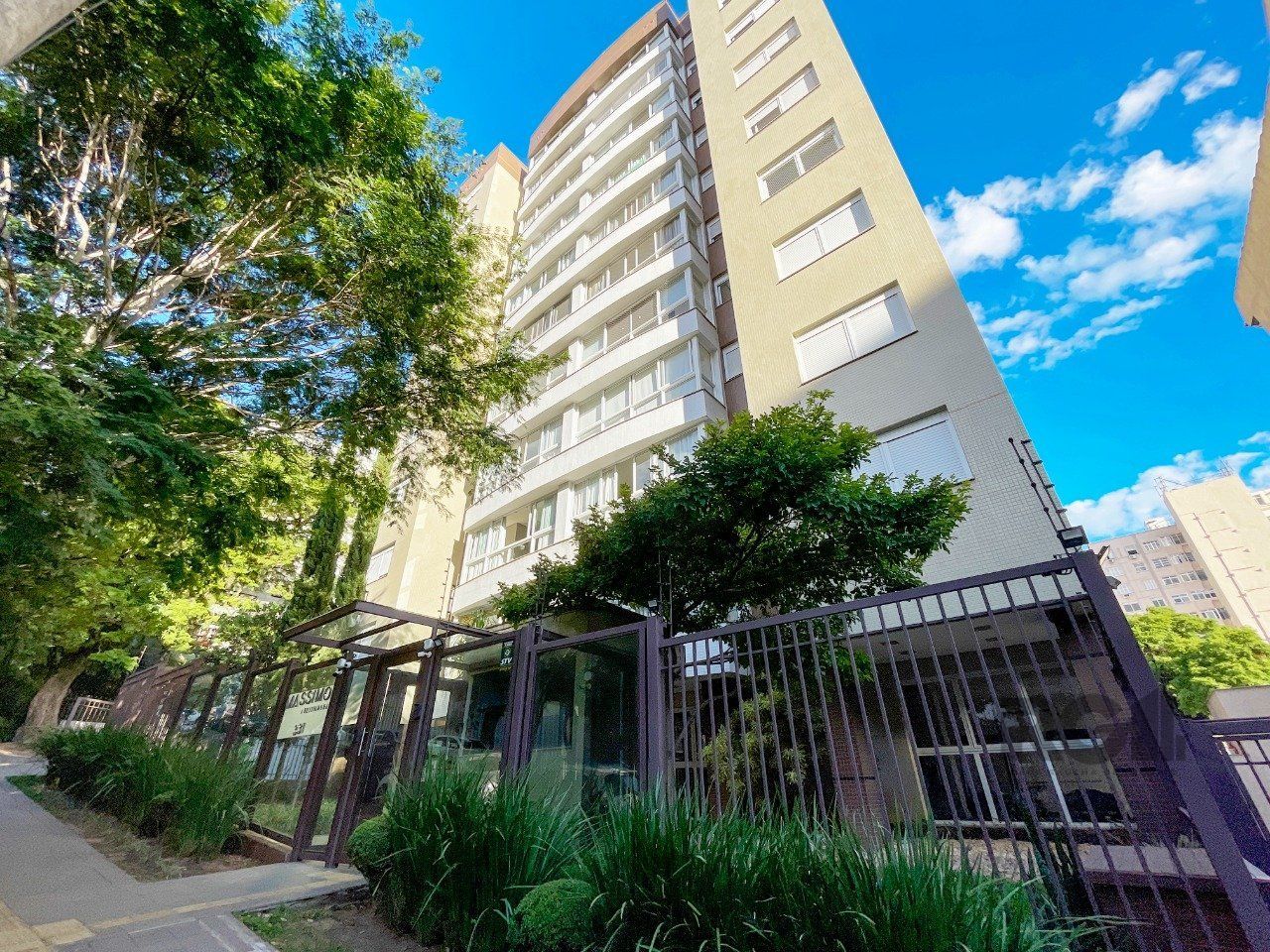 Apartamento à venda com 103m², 3 quartos, 1 suíte, 3 vagas no bairro Auxiliadora em Porto Alegre