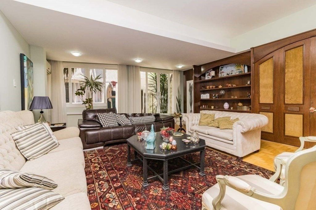 Apartamento à venda com 3 quartos, 205m², 1 suíte, Rua Dona Laura no bairro Rio Branco em Porto Alegre
