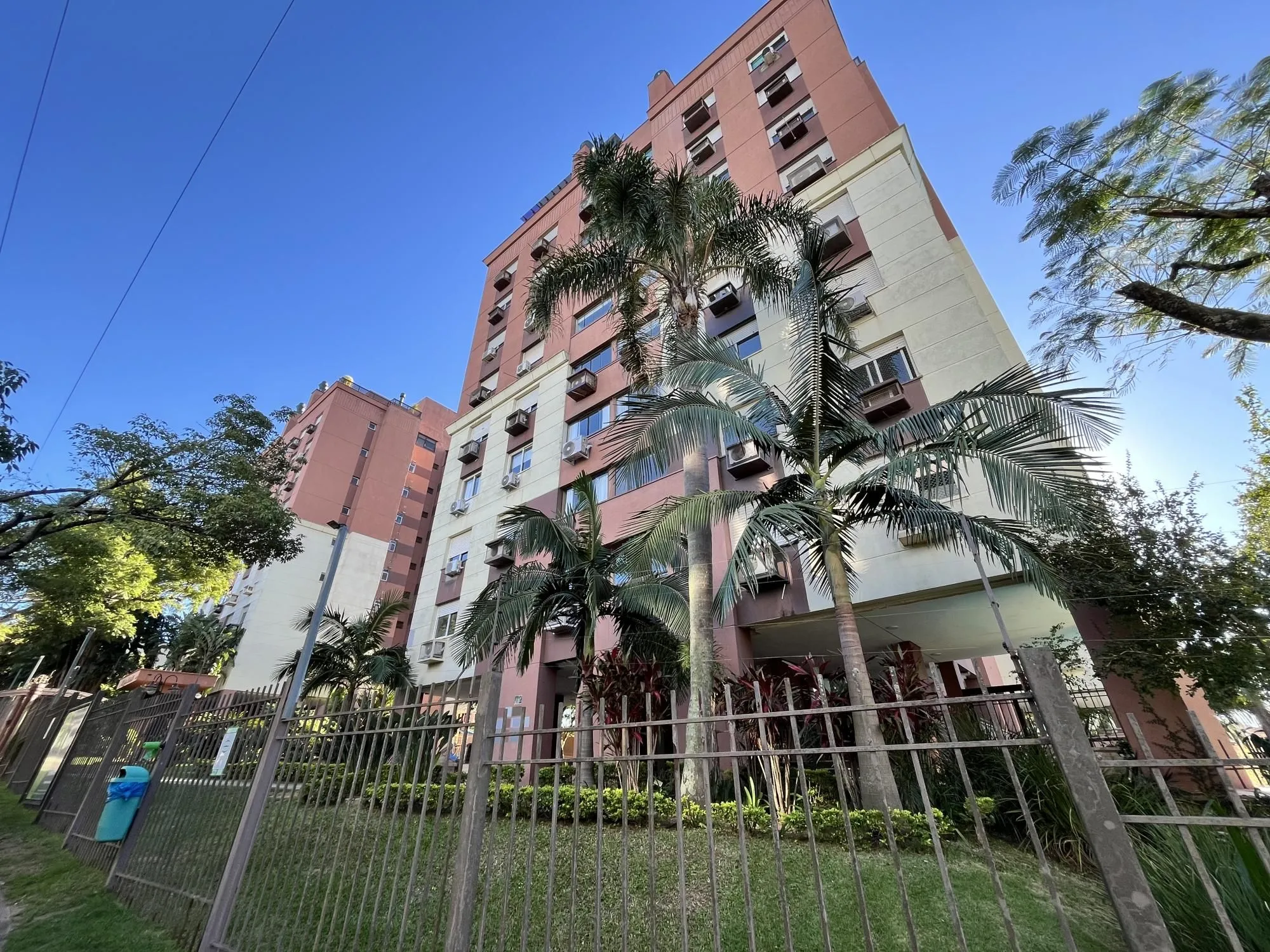 Apartamento de 3 quartos e 1 vaga de garagem no bairro Chácara da Pedras em POA