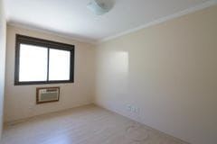 Apartamento de 2 quartos, suíte e 1 vaga de garagem no bairro Santana em POA/RS — foto 2