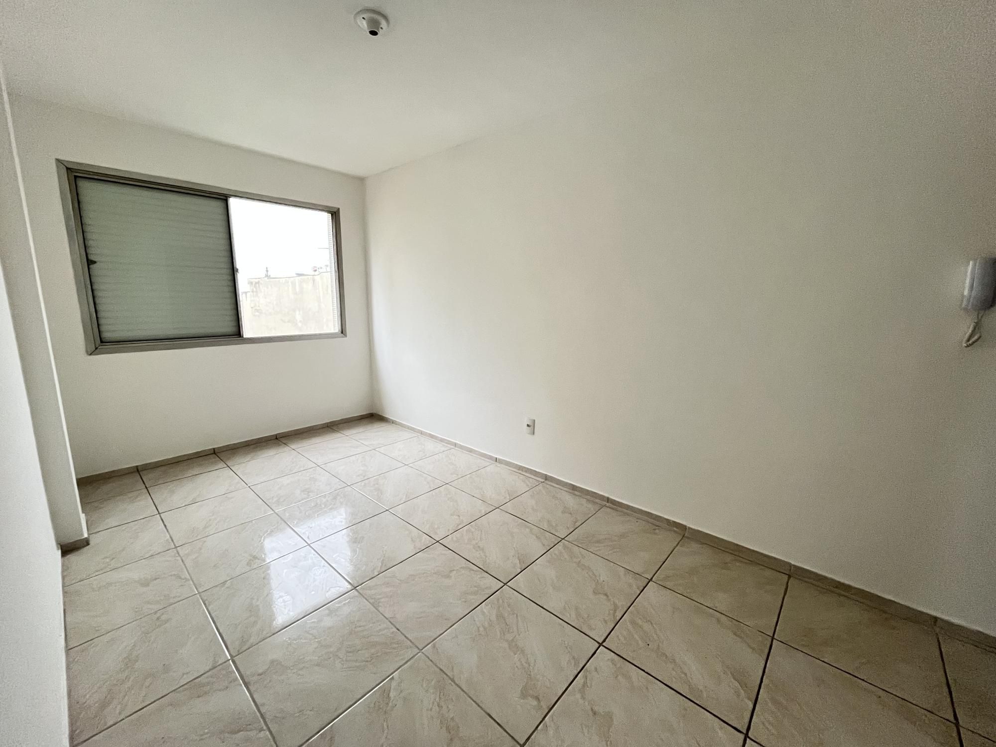 Um quarto, cozinha e banheiro na Duque de Caxias - Centro — foto 3